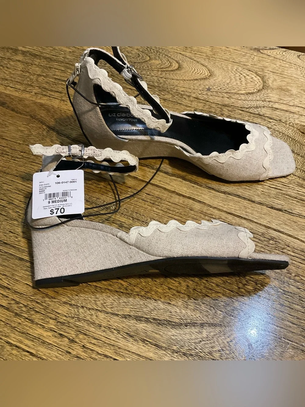 NWT Liz Claiborne Babbler Wedge Sandals, size 9, color: sand.